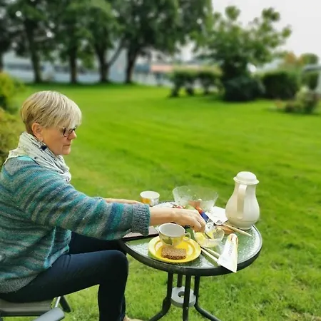 Sjarmerende Hus Med Veldig Stort Uteareal. * Brekstad