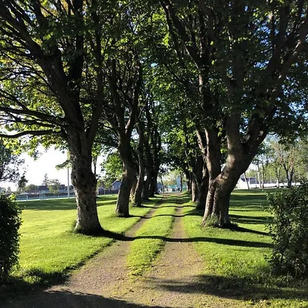 Sjarmerende Hus Med Veldig Stort Uteareal. Villa *
