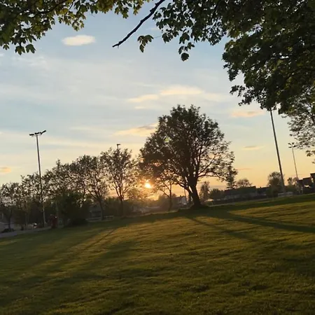 Sjarmerende Hus Med Veldig Stort Uteareal. Brekstad