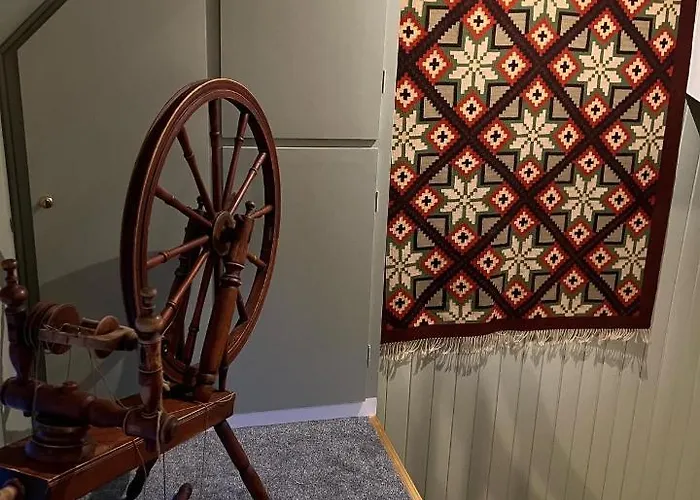 Sjarmerende Hus Med Veldig Stort Uteareal. Villa