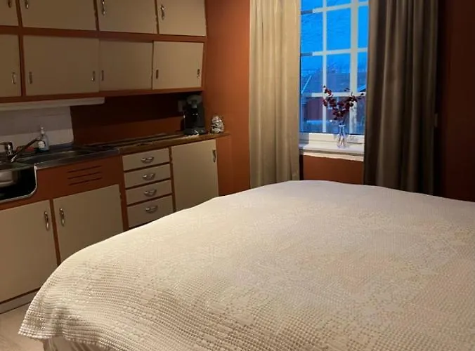 Sjarmerende Hus Med Veldig Stort Uteareal. Villa