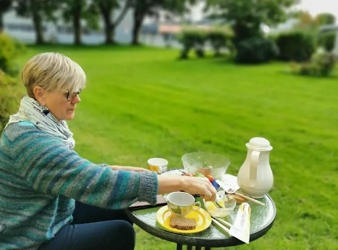 Sjarmerende Hus Med Veldig Stort Uteareal. * Brekstad