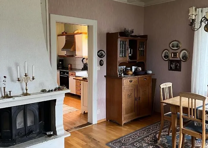 Villa Sjarmerende Hus Med Veldig Stort Uteareal.