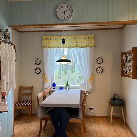 Sjarmerende Hus Med Veldig Stort Uteareal. Villa