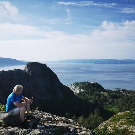 Sjarmerende Hus Med Veldig Stort Uteareal. * Brekstad