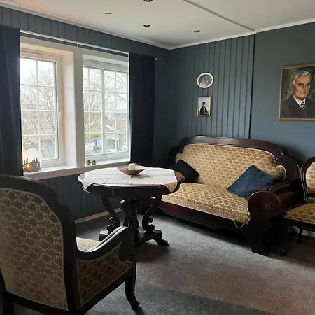 Sjarmerende Hus Med Veldig Stort Uteareal. * Brekstad